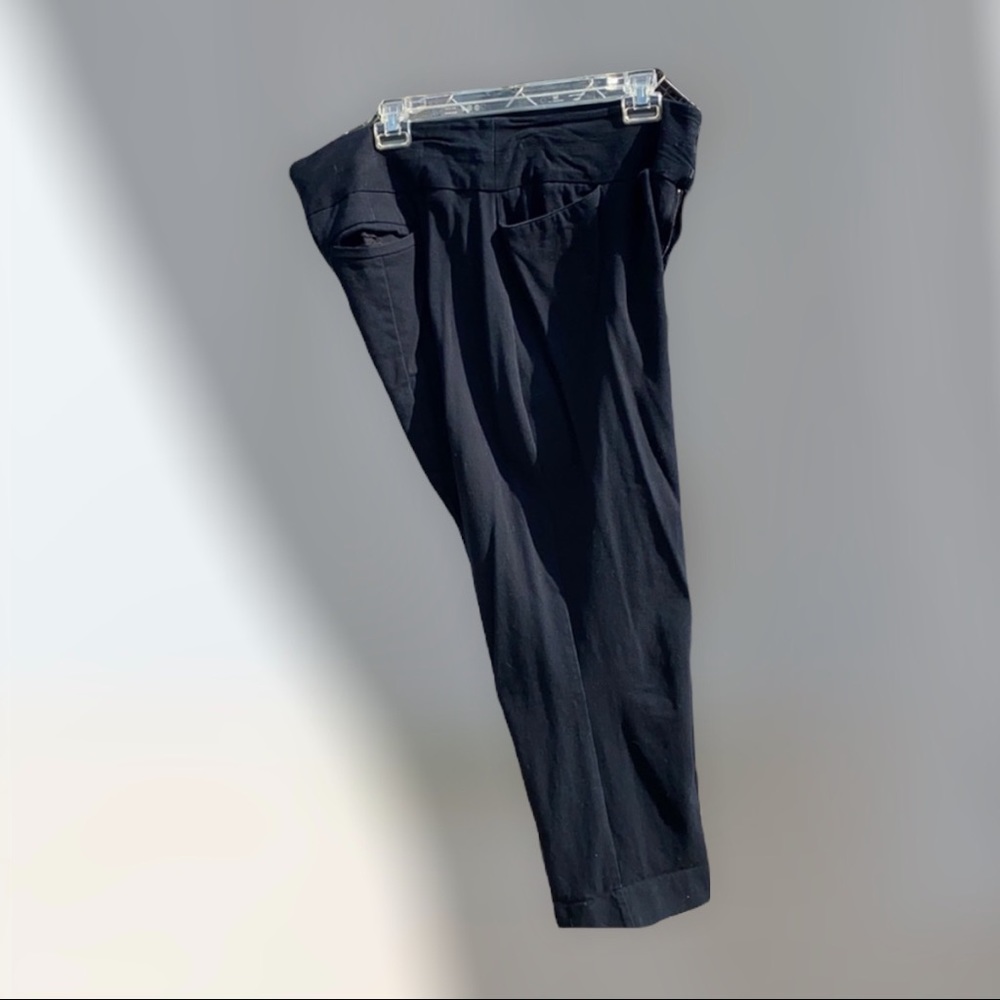 Elle Capri black pants